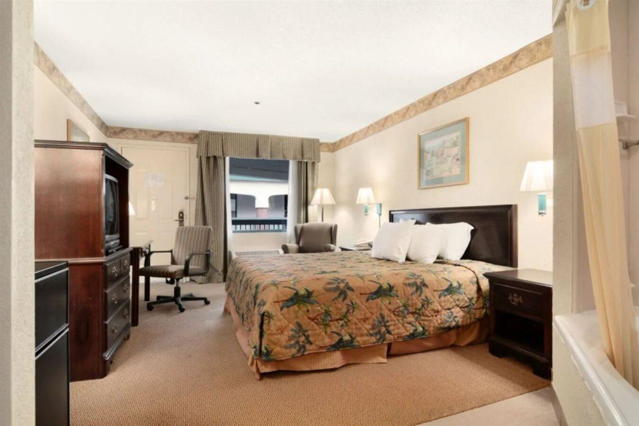 Motel 6 Savannah Ga Gateway & I95 Екстер'єр фото