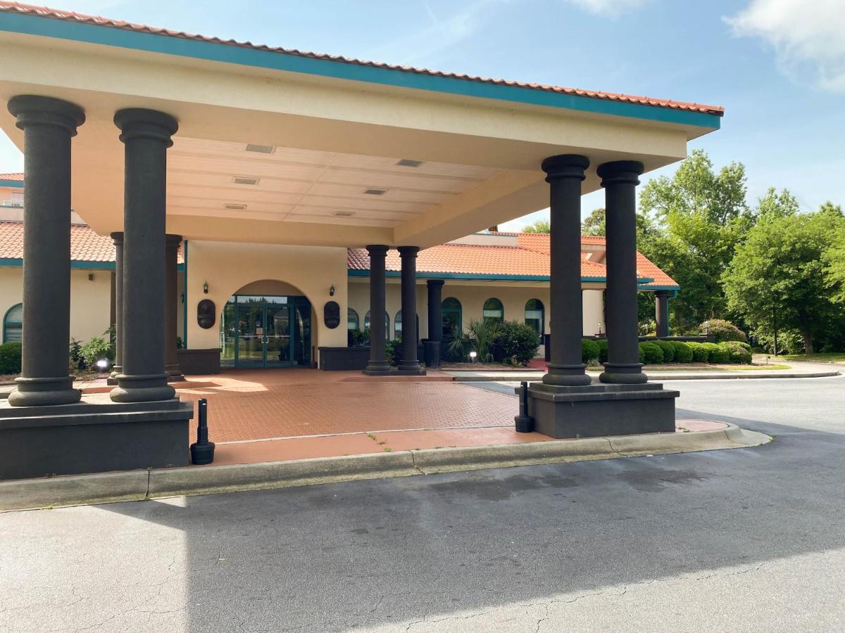 Motel 6 Savannah Ga Gateway & I95 Екстер'єр фото