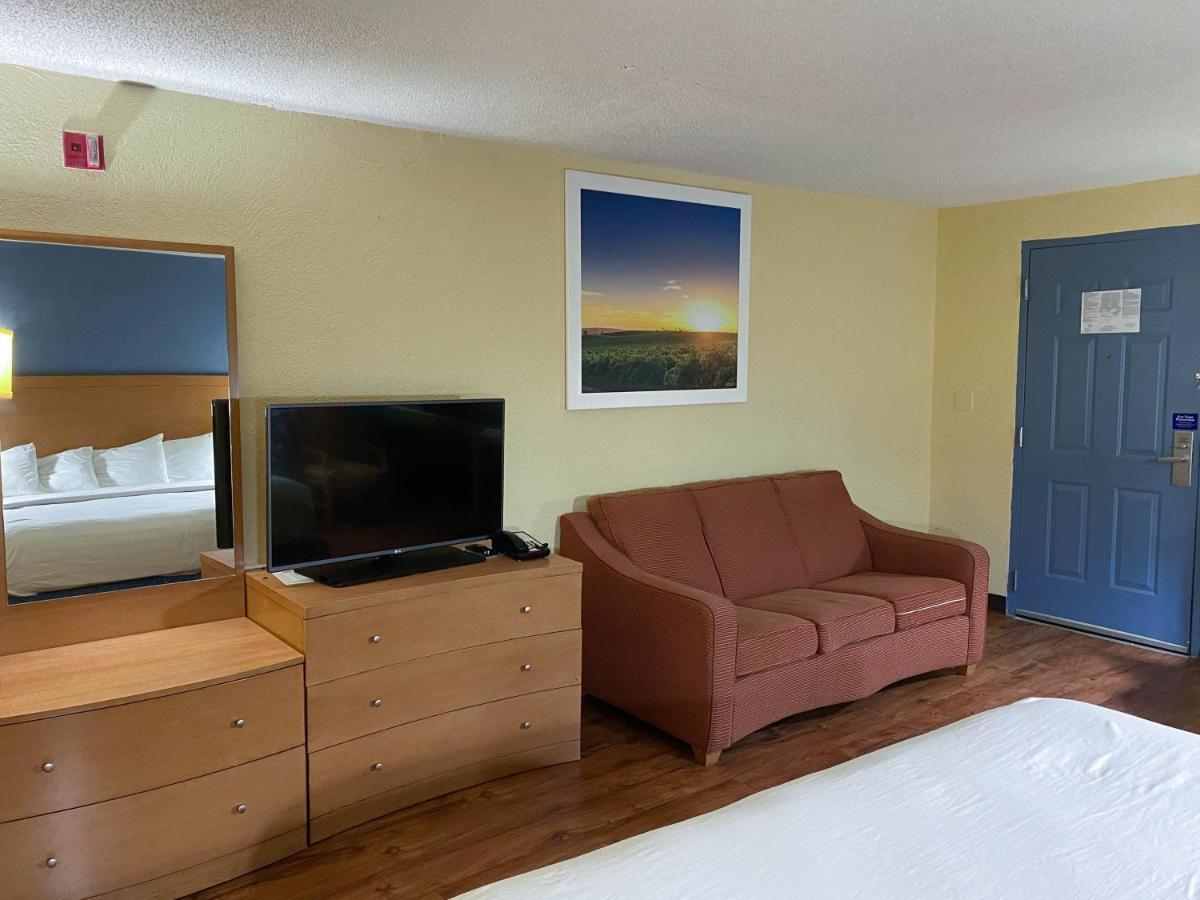 Motel 6 Savannah Ga Gateway & I95 Екстер'єр фото