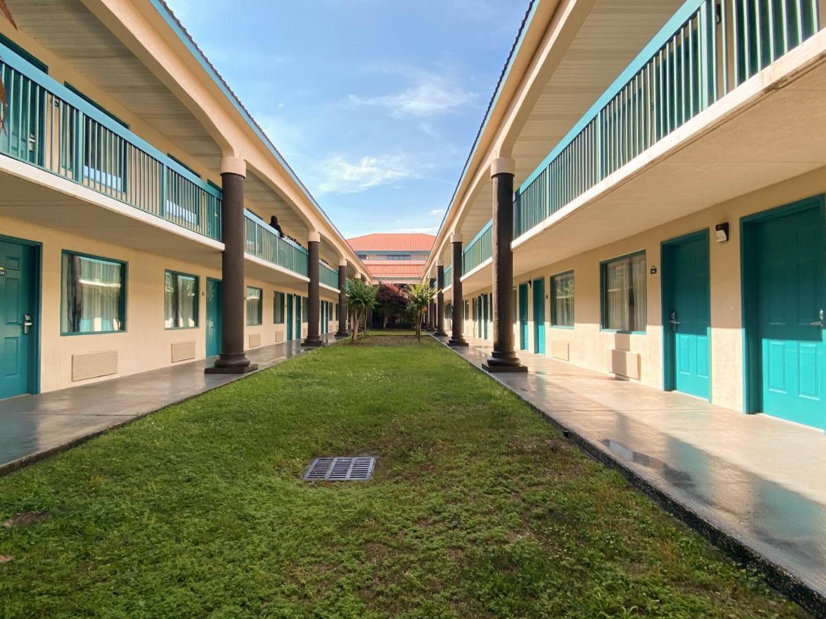 Motel 6 Savannah Ga Gateway & I95 Екстер'єр фото