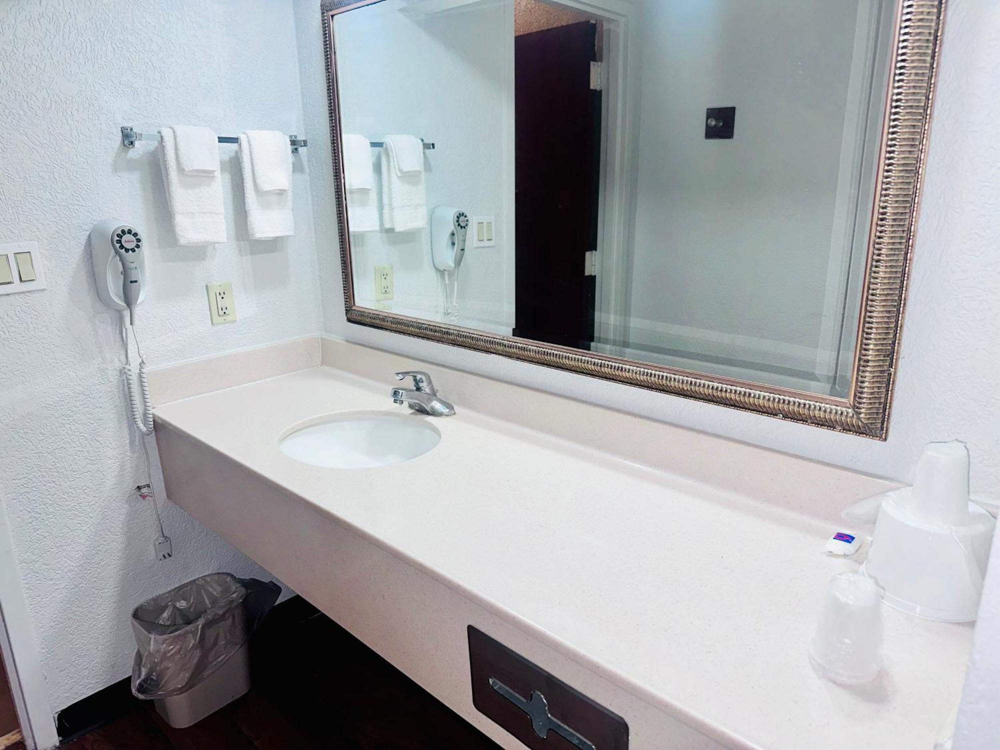 Motel 6 Savannah Ga Gateway & I95 Екстер'єр фото